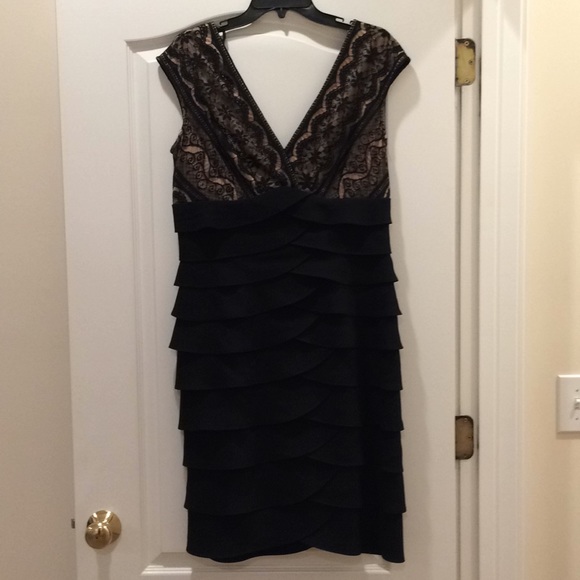 Jessica Howard Dresses & Skirts - Black Lace Evening Dress
